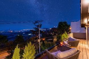 villa siêu xinh 4br có bàn bida và xông hơi khô Villa in Dalat