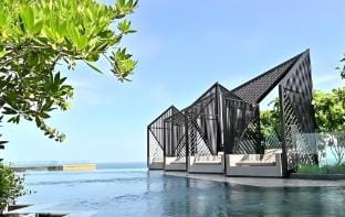 Downtown Chic Condo Rooftop Pool #EN26715 Apartment in Pattaya City