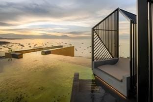 Downtown Chic Condo High Floor& Seaview #ES54727 Apartment in Pattaya City