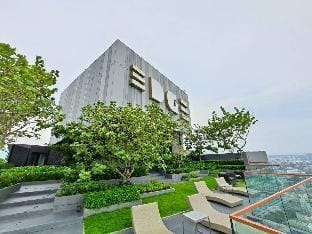 Downtown Chic Condo Rooftop Pool #ES13810 Apartment in Pattaya City