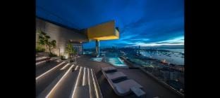 Downtown Chic Condo Rooftop Pool #ES13810 Apartment in Pattaya City