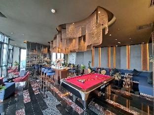 Downtown Chic Condo Rooftop Pool #ES898 Apartment in Pattaya City