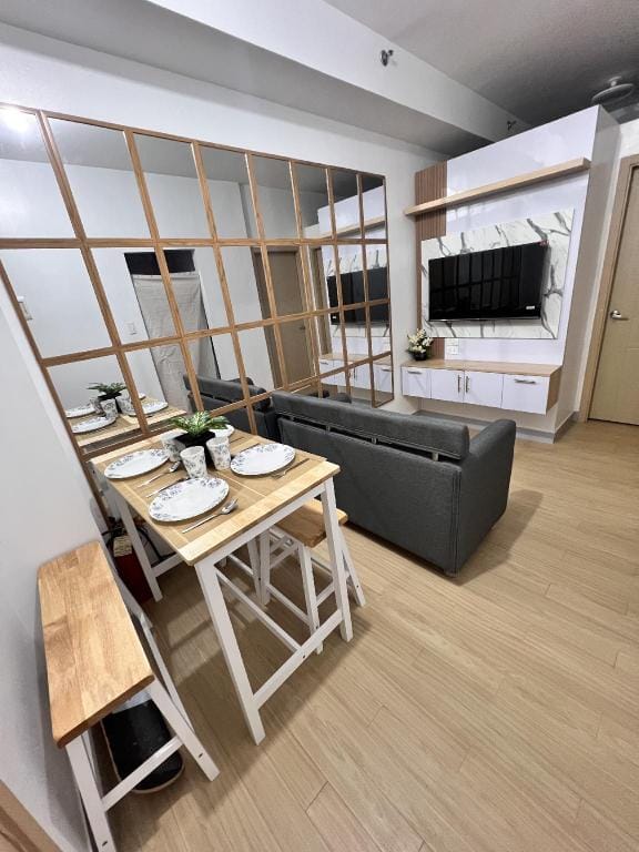 Happy Home Staycation  Apartment in Quezon City