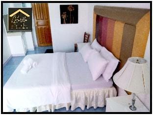 GLORETO Guest House Matrimonial Room Vacation rental in Caraga
