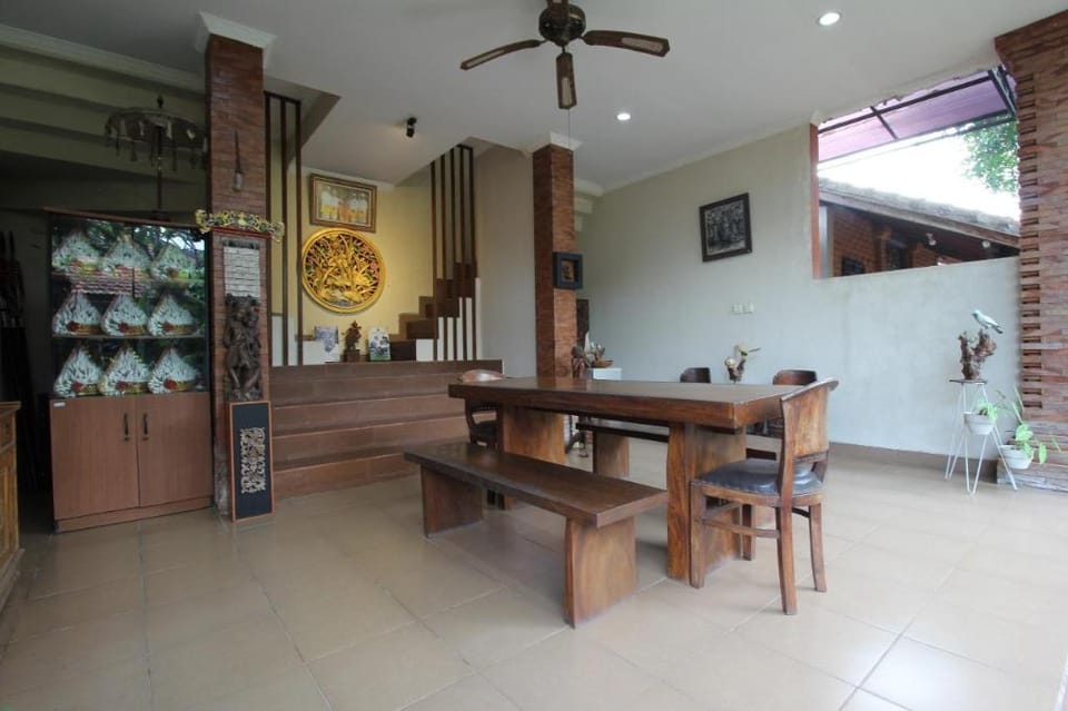 Capital O 94011 Binhari Guest House Hotel in Abiansemal