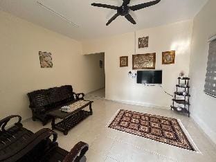 Etosh Homestay Vacation rental in Johor