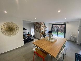Comfort House 6p10min Disney 20min Paris 2min Train Station Vacation rental in Île-de-France