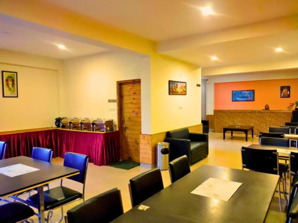 Goroomgo Mareema Non Veg Hotel Manali Hotel in Manali