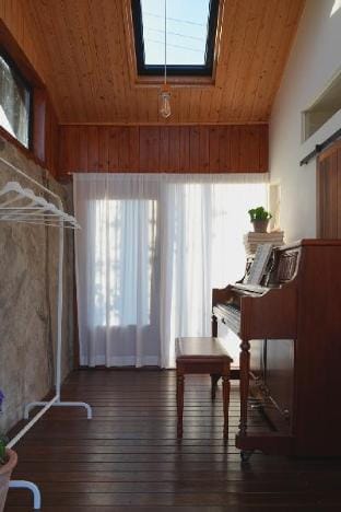 Coda, Bada Maeul Doljip Stay: Piano's Forest Apartment in South Korea