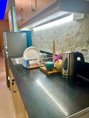 One br Shell Residences MOA area Apartment in Pasay