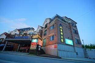 Byeonsanbando The Forest Pension Bed and Breakfast in South Korea