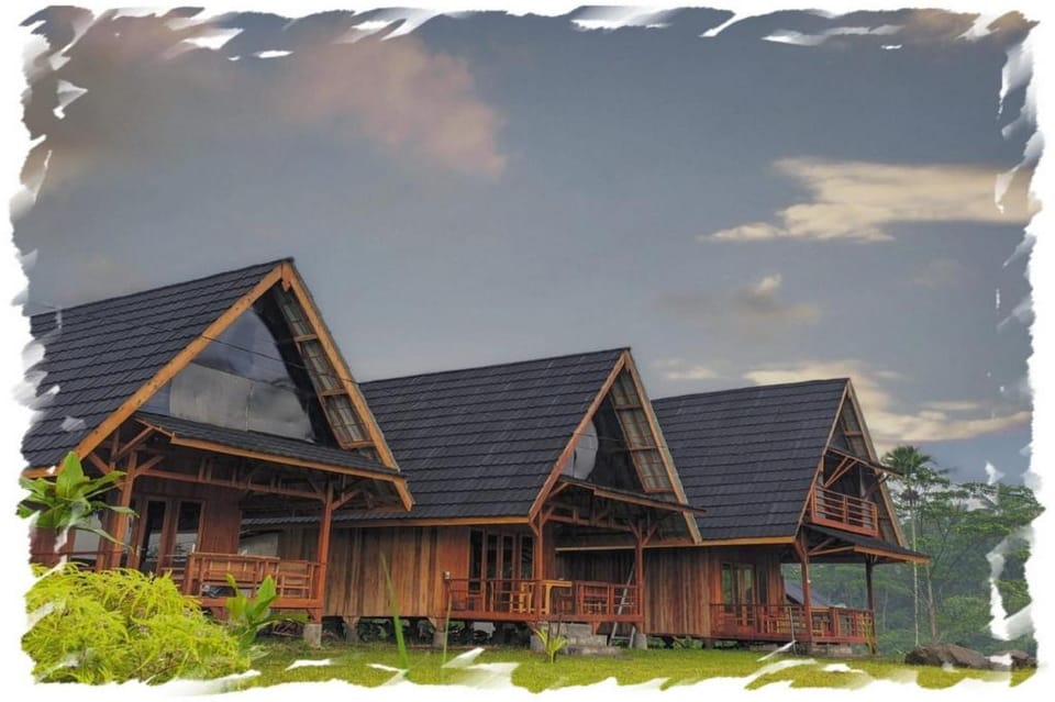 EXPRESS O 91041 Cottage Saung Suluh Hotel in Indonesia