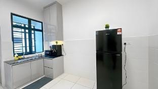 A15 Tebing Dato Onn 15 FamilySweetHomestay 15PAX Vacation rental in Johor Bahru