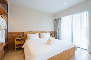 Cozy apartments with lake views in Laguna Apartment in Choeng Thale
