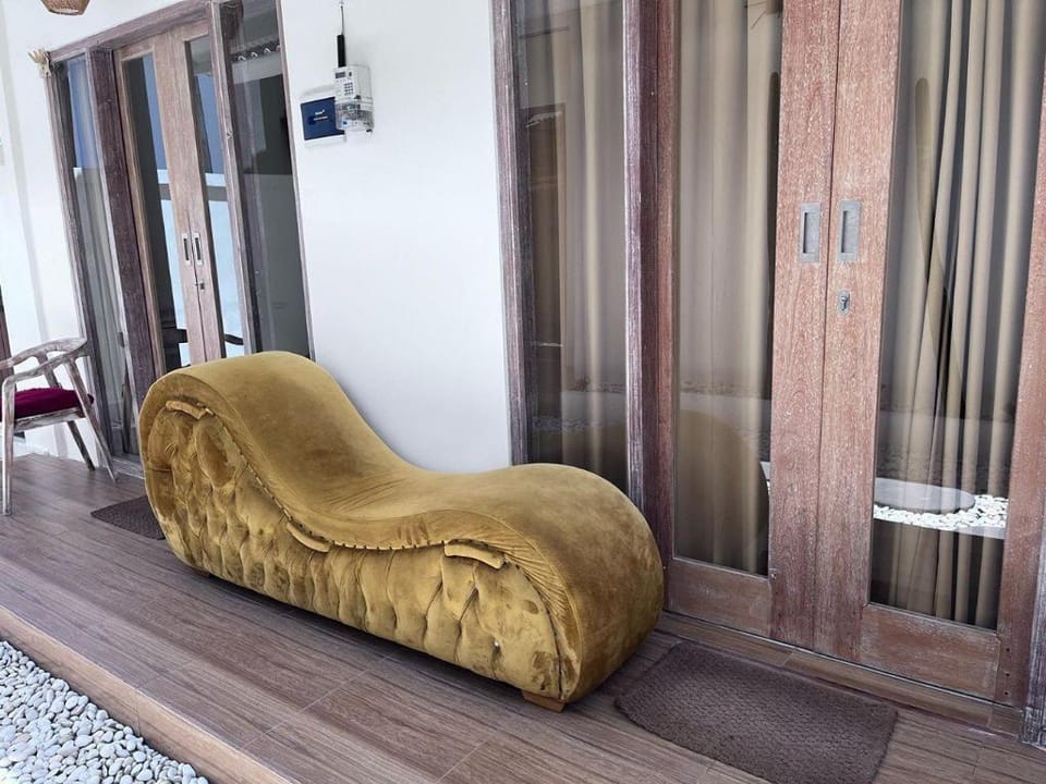 Kiwi Guest House Hotel in North Kuta