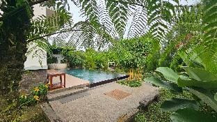 Villa Bandung Lembang W Hot tube & Private Pool Villa in Parongpong