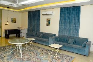 4 Bedroom Swimming Pool Villa Villa in Oman