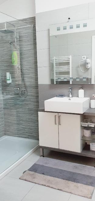 Home away from home -Johanna House Dream Apartment Villa in Bucharest