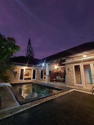 Home in Bali - Seminyak Villa in Kuta