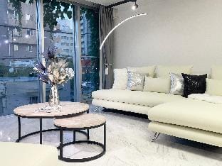 Shibuya sta 10min/ 8beds/ 5BR/ 250㎡/ Luxury villa Vacation rental in Shibuya