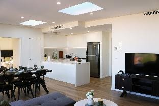 Stunning&Cozy 3Bedroom Home with great view&Free P Apartment in Marrickville
