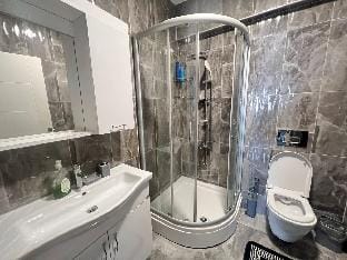 Comfy  Flat, 2BR, AC, Lift, Terrace, Cihangir Life Apartment in Istanbul