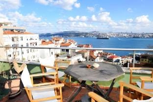 Wonder Homes- Spectacular View 6BR, 2BA, Rooftop Apartment in Istanbul