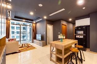Vinhomes Central Park Luxury - Leminbo Apartment in Ho Chi Minh City