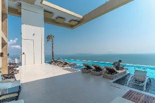 Best Place In Jomtien, Breath Taking Views Apartment in Pattaya City