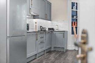VICHY - The Hampstead Star | Prime Location Apartment in London Borough of Camden