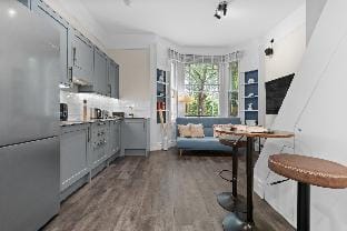 VICHY - The Hampstead Star | Prime Location Apartment in London Borough of Camden