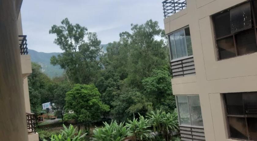 Entire Flat in Dehradun, 3 rooms & 2 double beds Apartment in Dehradun