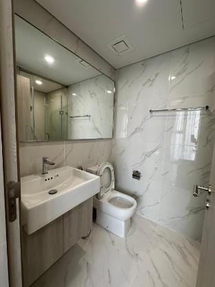 Milan Housing- Masterise 2brt view lake/pool Apartment in Laos