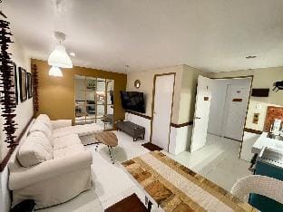 Ella's 2-Bedroom w/ Balcony Vacation rental in Quezon City