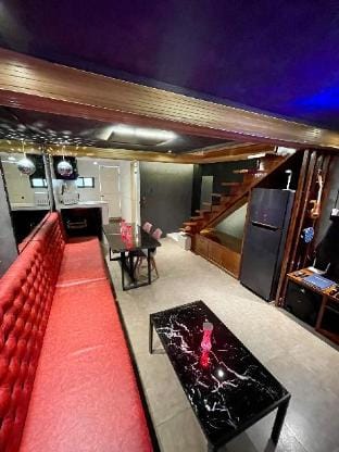 Planeta Family KTV, Kids & Outdoor Kitchen Vacation rental in Makati