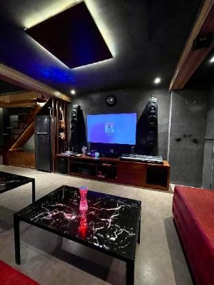 Planeta Family KTV, Kids & Outdoor Kitchen Vacation rental in Makati