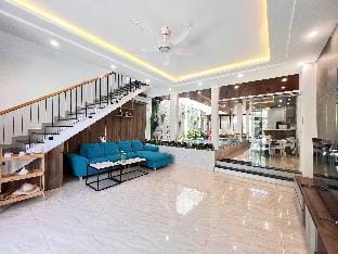 TracyQ Villa 6BR - Near To Beach Apartment in Hoa Hai