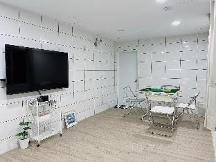 Soda Ｗhite Tainan Homestay Bed and Breakfast in Kaohsiung