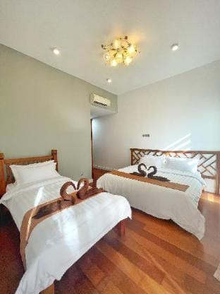Ezyhouz @ IMAGO/ Luxury 3BR with GardenPoolBalcony Apartment in Kota Kinabalu