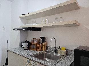 Southside Serenity Apartment in Las Pinas