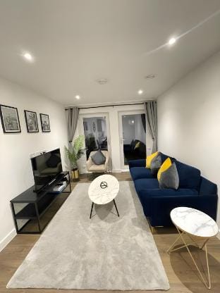 Manchester's Hidden Gem | TheWaterHouse 2Bed2Bath Apartment in Salford