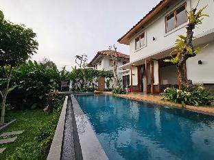 Comfort Villa Bandung Lembang With Private Pool Villa in Parongpong