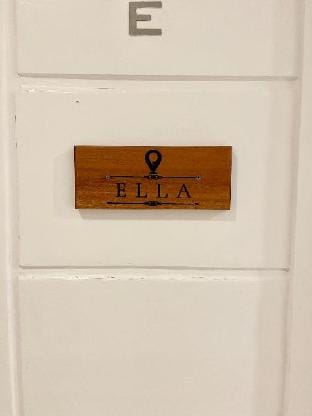 Ella's 2-Bedroom w/ Balcony Vacation rental in Quezon City