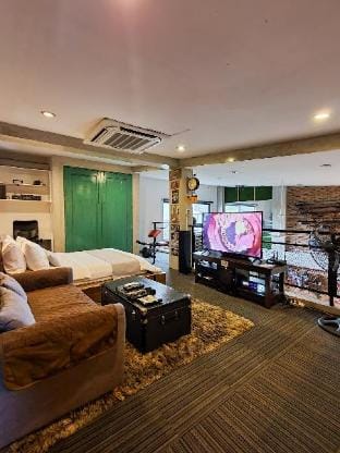 The Loft and The Garden Deck with Videoke Vacation rental in Quezon City