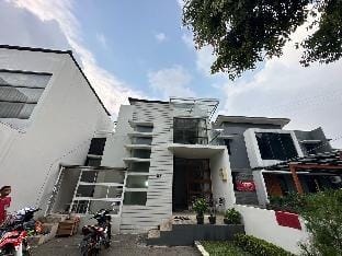 Villa Bandung Dago with Private Pool & Billiard Villa in Bandung