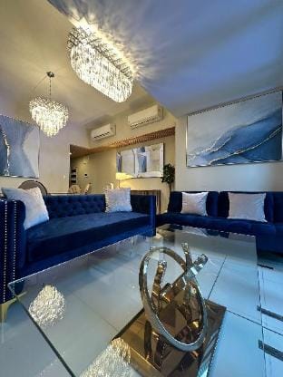 Cityscape Gem: Prime 3BR on the 7th in BGC! Apartment in Makati