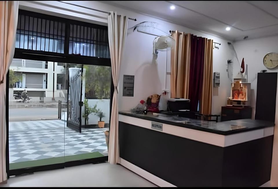 WHITE HOUSE Apartment in Agra
