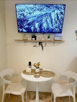 Cool Suites Tagaytay Cozy|1BR|Netflix|PLDT Wifi Apartment in Tagaytay