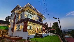 Fabulous lake view from property is awesome  Villa in Maharashtra