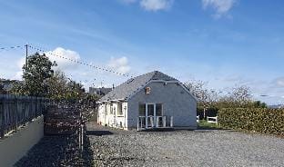 Quiet 2-Bedroom Buncrana Home (The Chalet) Vacation rental in County Donegal